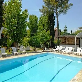Hotel Feakion 2*