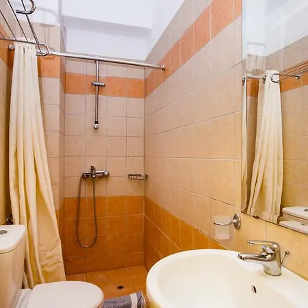 Feakion Hotel 2*